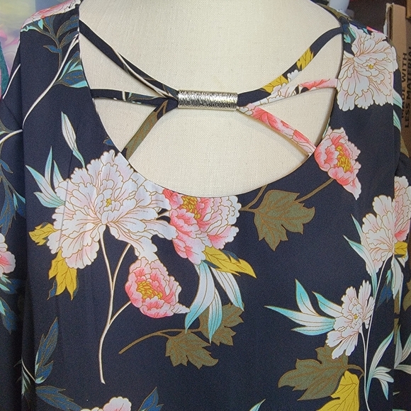 C est. 1946 Floral Black Blouse With Statement Sleeves Size 18 / 20 Ruffle - Picture 2 of 15